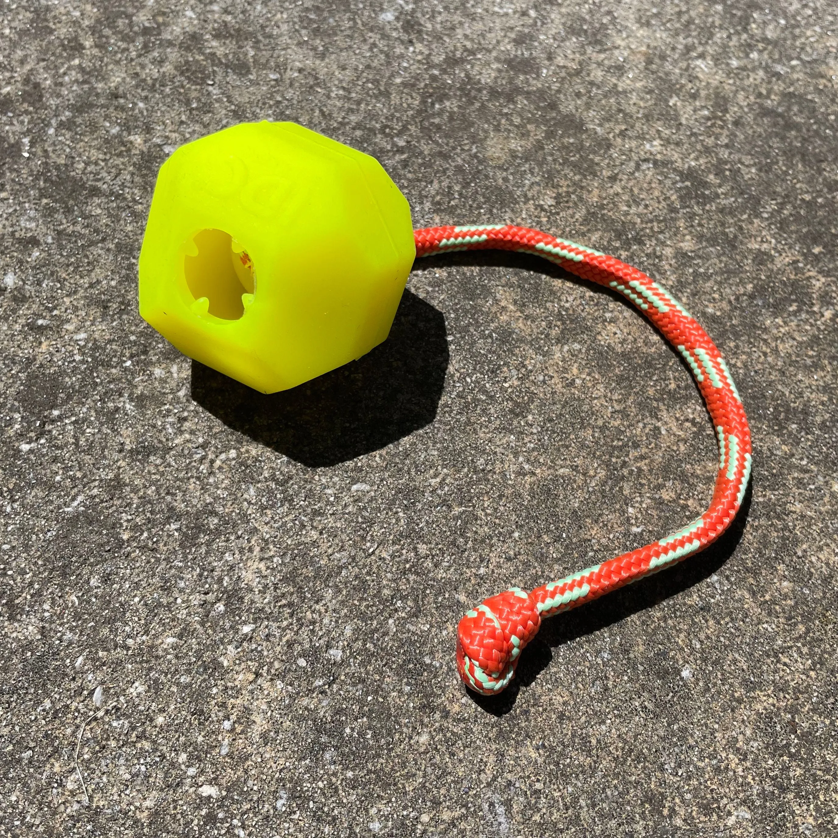JULIUS K9 Neon Yellow Fluorescent IDC Ball, with string